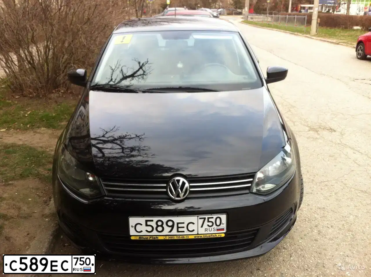 Фото автомобиля VOLKSWAGEN POLO, 2014 — госномер С589ЕС750. Цвет: ЧЕРНЫЙ