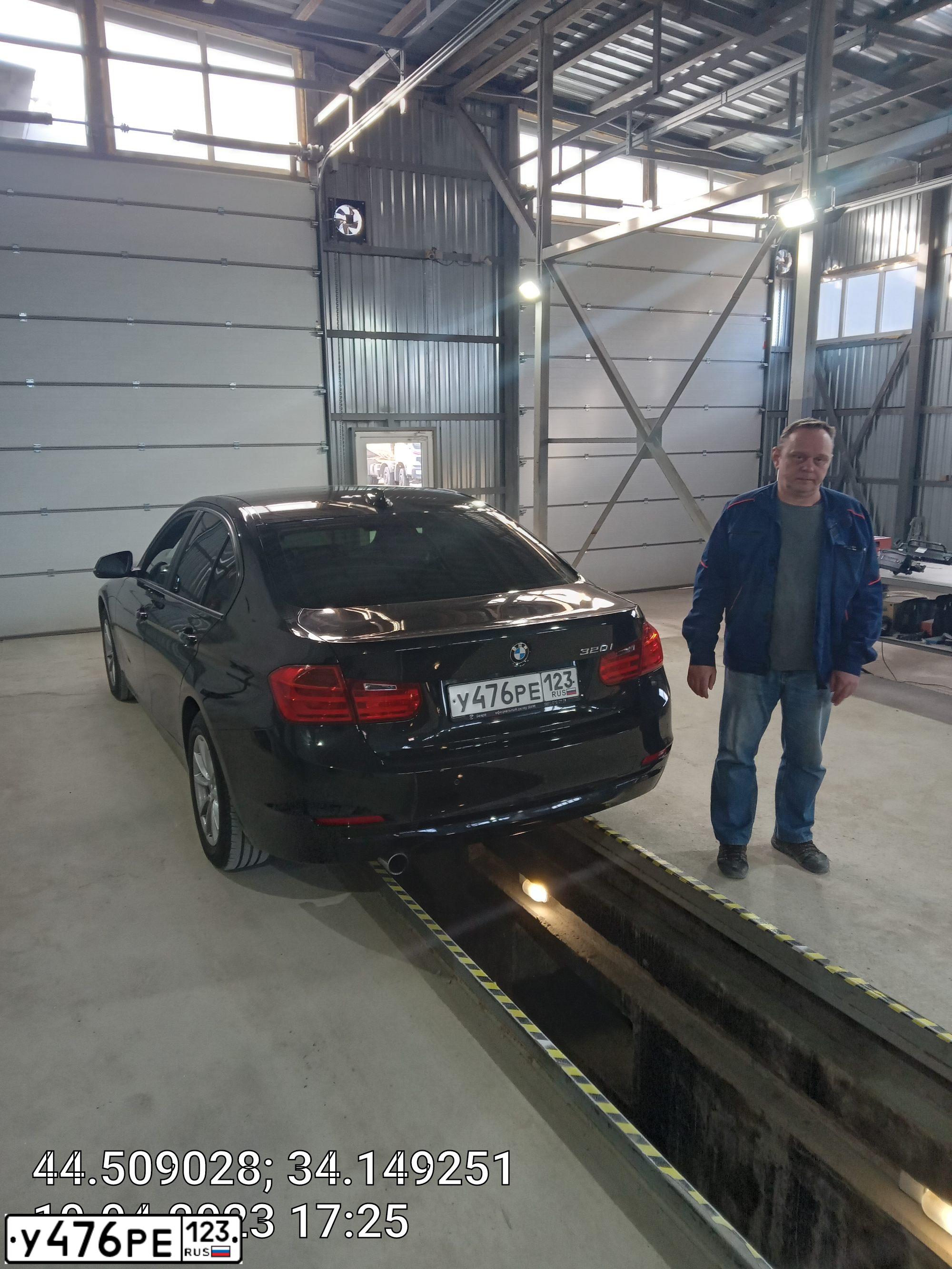 Фото автомобиля BMW SERIE 3, 2015 — госномер Н555ВХ82. Цвет: ЧЕРНЫЙ