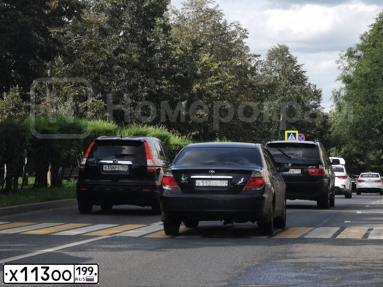Фото автомобиля TOYOTA CAMRY, 2005 — госномер Х113ОО199. Цвет: ЧЕРНЫЙ