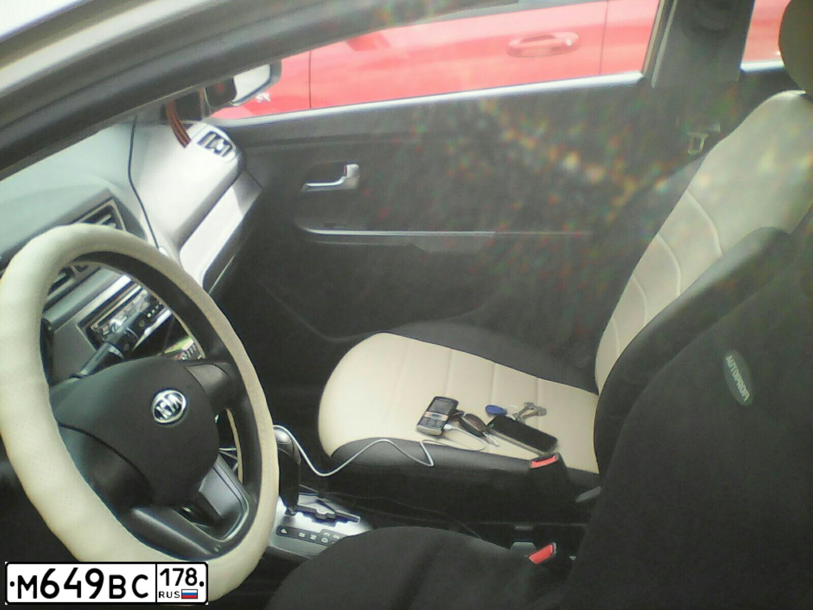 Фото автомобиля KIA RIO, 2012 — госномер М649ВС178. Цвет: БЕЖЕВЫЙ