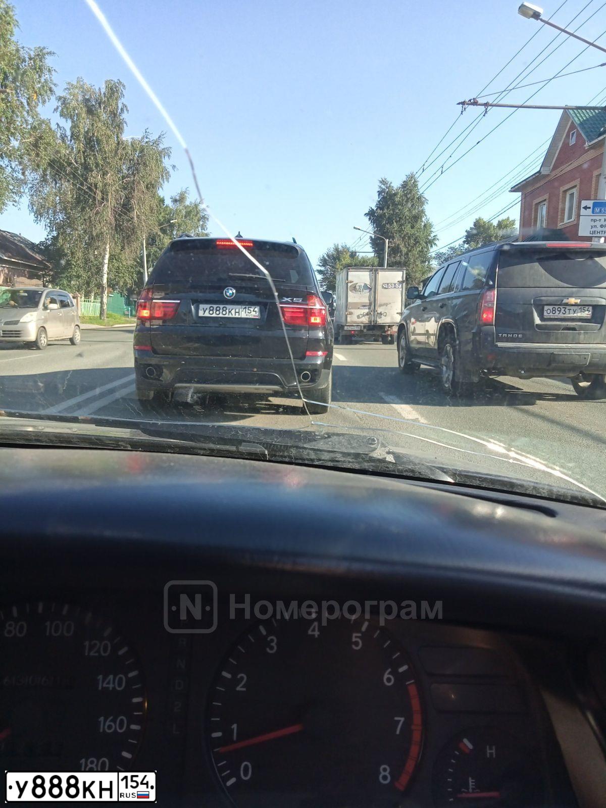Фото автомобиля TOYOTA LANDCRUISER 200, 2010 — госномер Т895КО142. Цвет: ЧЕРНЫЙ