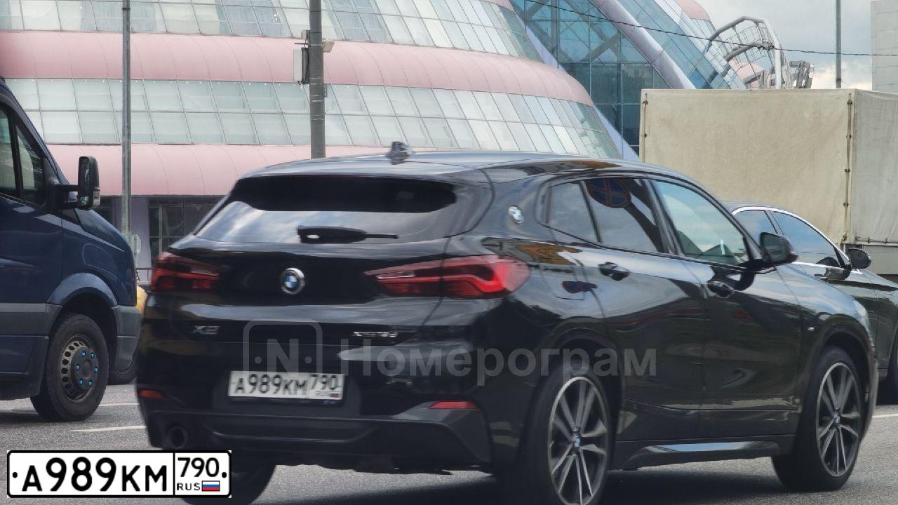 Фото автомобиля BMW X2 XDRIVE18D УL71, 2021 — госномер А989КМ790. Цвет: ЧЕРНЫЙ