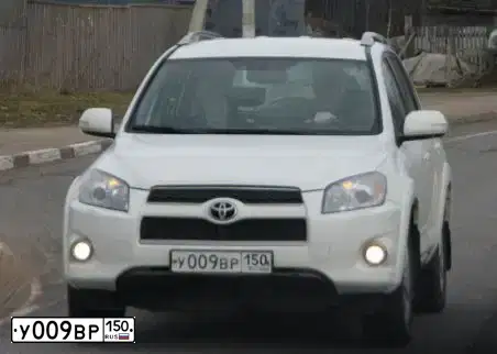 Фото автомобиля TOYOTA RAV4, 2012 — госномер У009ВР150. Цвет: Белый