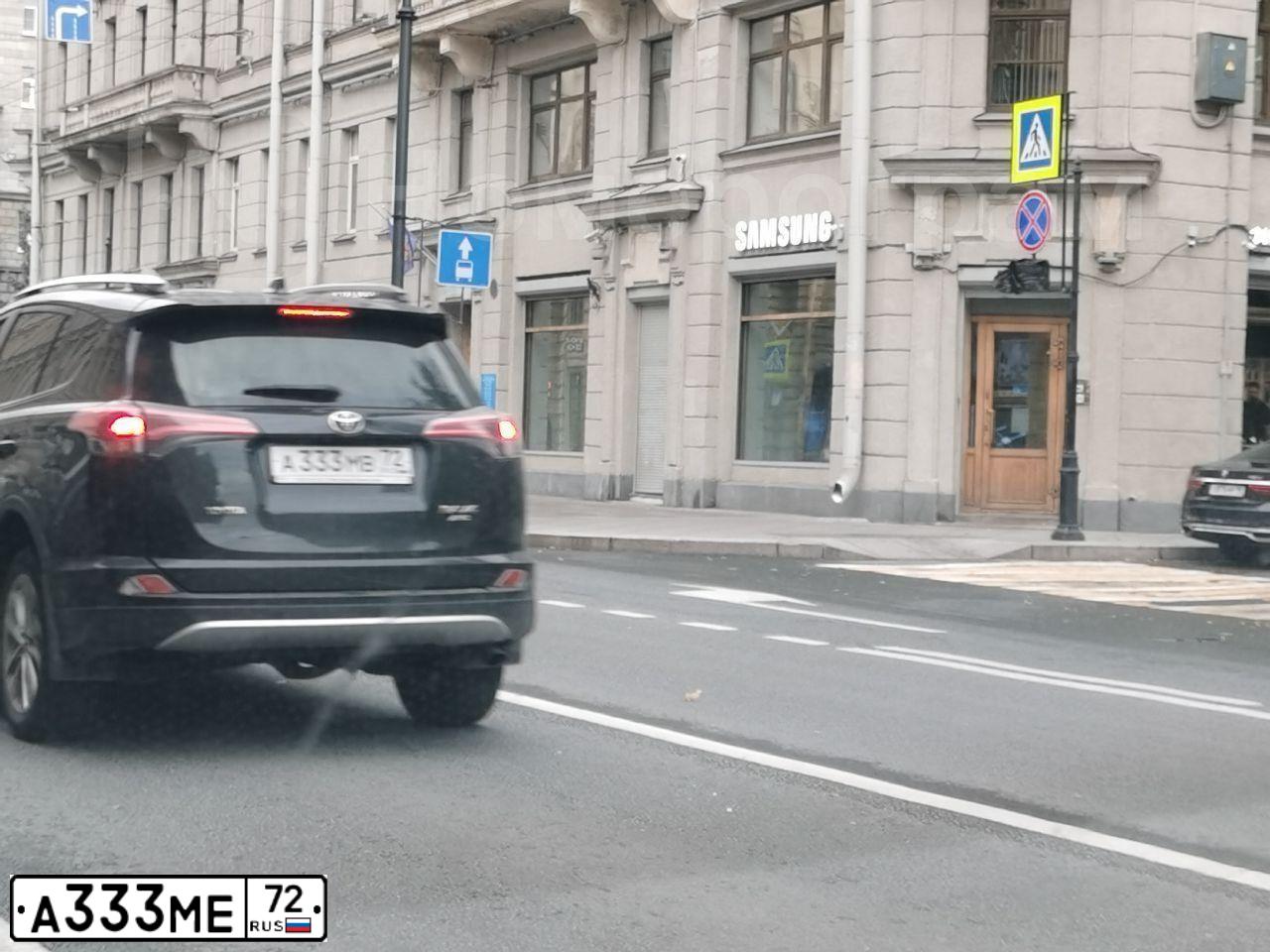 Фото автомобиля TOYOTA COROLLA, 2013 — госномер А333МЕ72. Цвет: ЧЕРНЫЙ