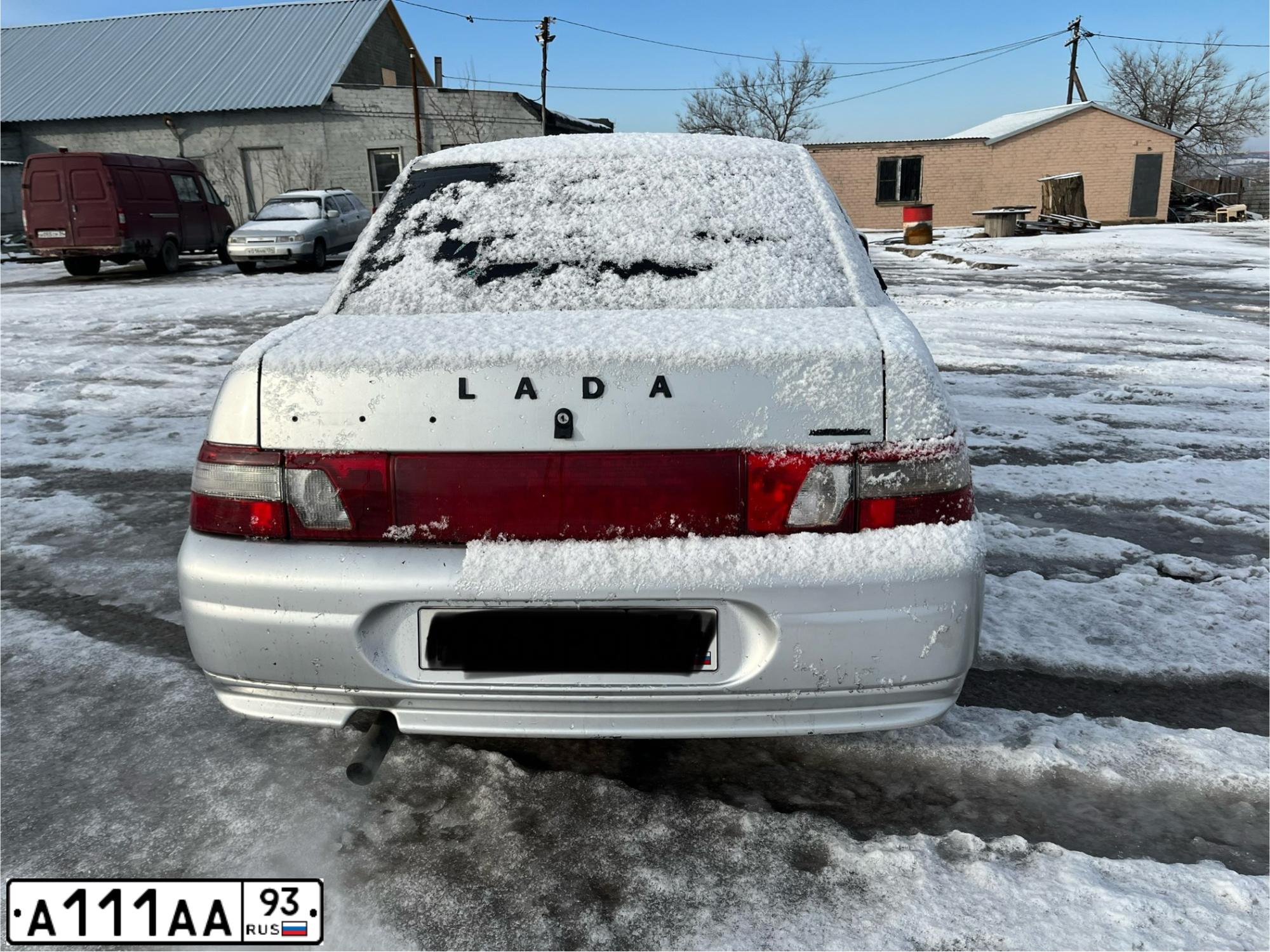 Фото автомобиля LADA 2112 LADA, 2004 — госномер А972ХХ01. Цвет: СЕРЕБРИСТО-БЕЖЕВЫЙ