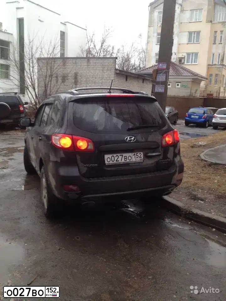Фото автомобиля HYUNDAI SANTA FE, 2008 — госномер Х509ЕХ52. Цвет: ЧЕРНЫЙ