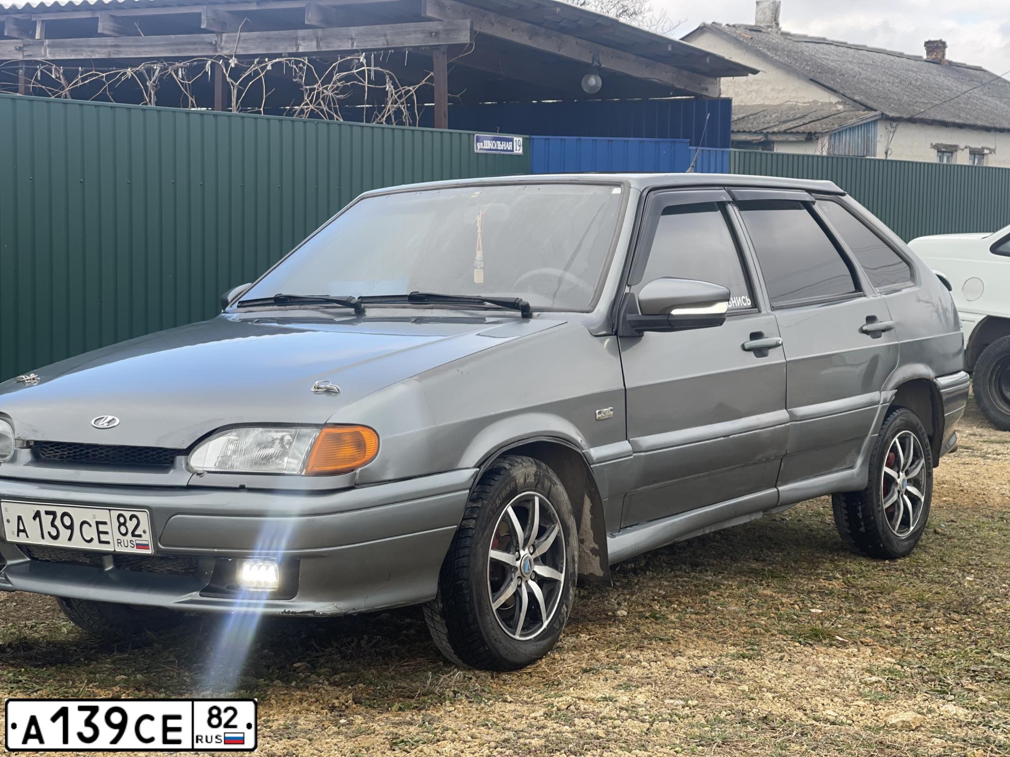 Фото автомобиля LADA 2114 SAMARA, 2007 — госномер А139СЕ82. Цвет: СЕРО-ЗЕЛЕНЫЙ