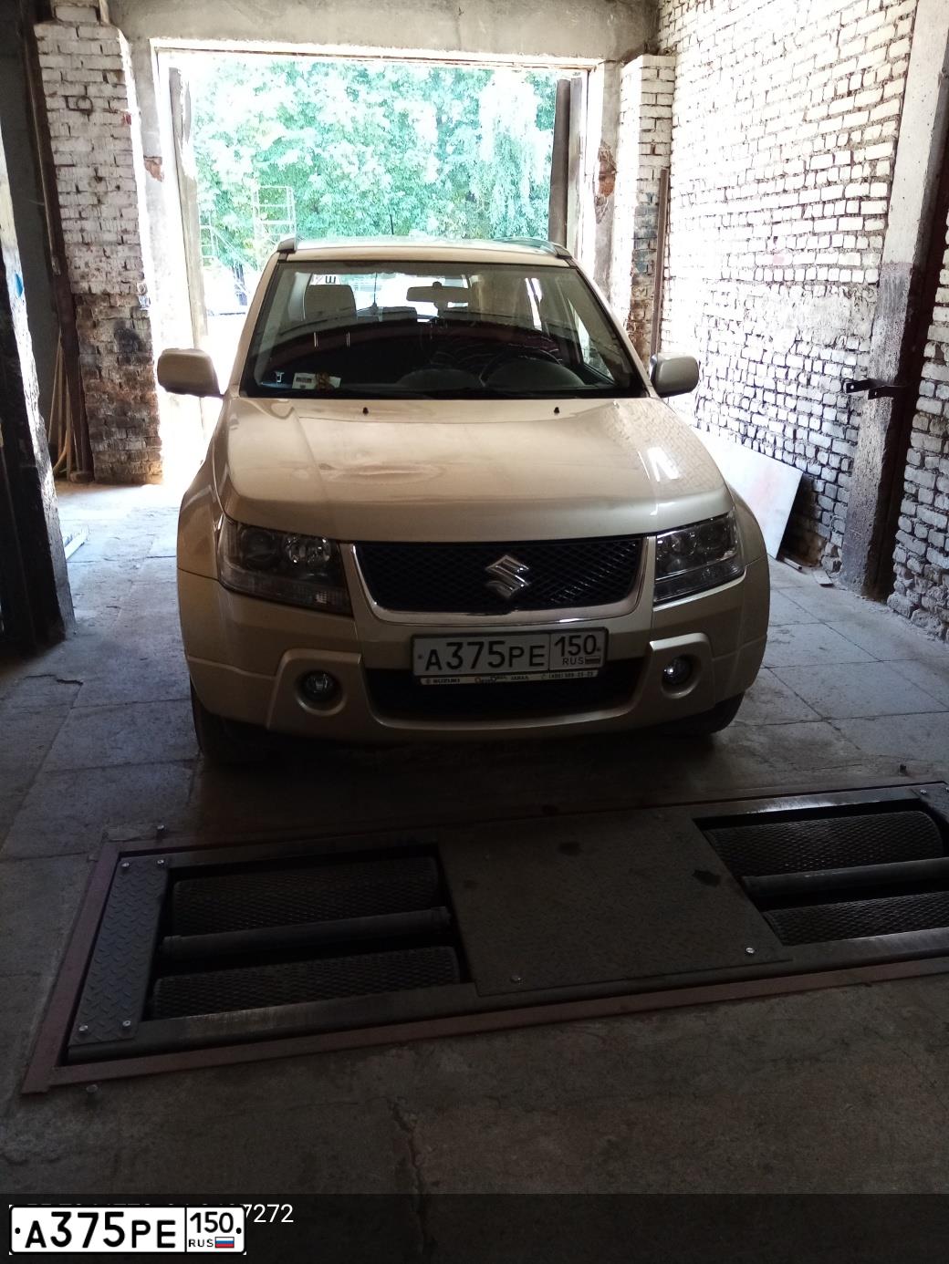 Фото автомобиля SUZUKI GRAND VITARA, 2007 — госномер А375РЕ150. Цвет: БЕЖЕВЫЙ