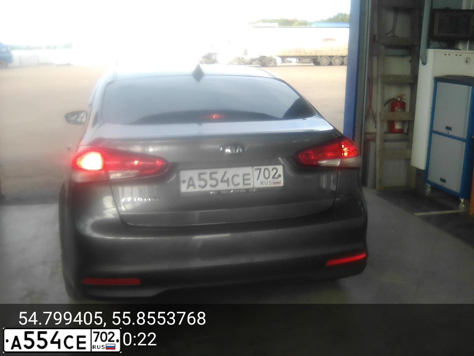 Фото автомобиля KIA CERATO, 2017 — госномер А554СЕ702. Цвет: СЕРЫЙ
