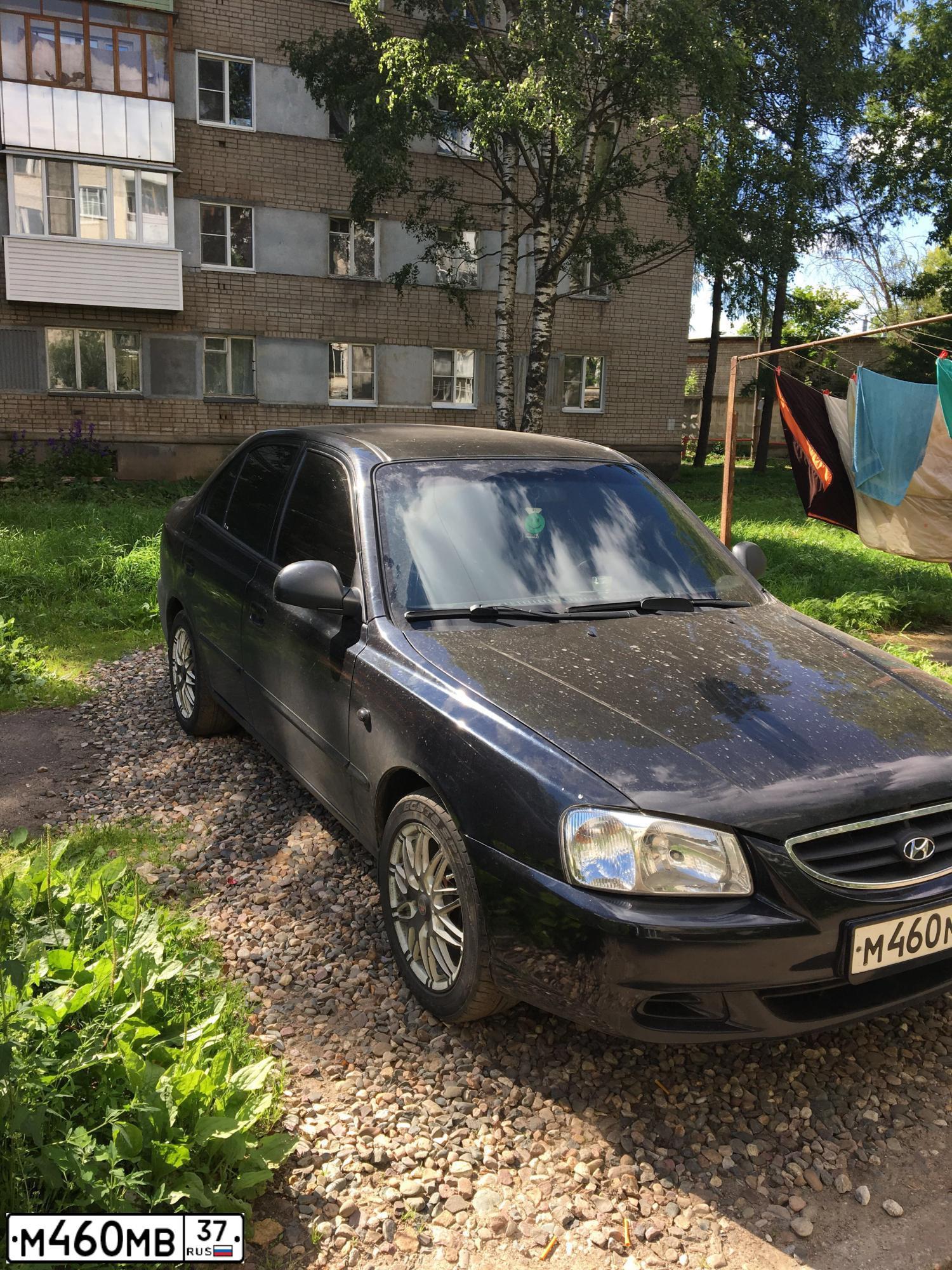Фото автомобиля LADA 2112, 2000 — госномер А269РЕ37. Цвет: СЕРЕБРИСТЫЙ ТЕМНО-КРАСНЫЙ