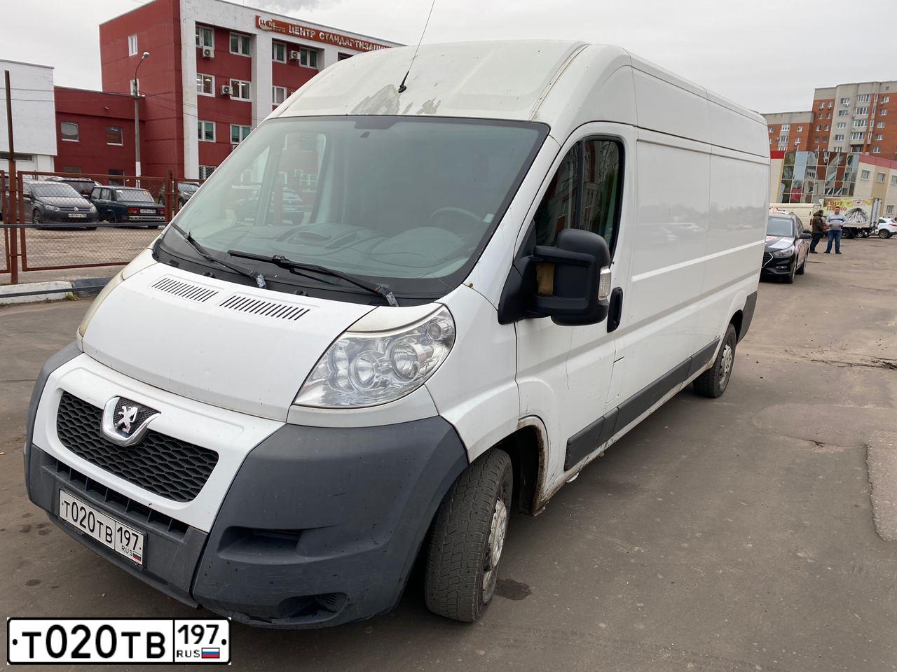 Фото автомобиля PEUGEOT BOXER, 2011 — госномер О840ХС40. Цвет: Белый