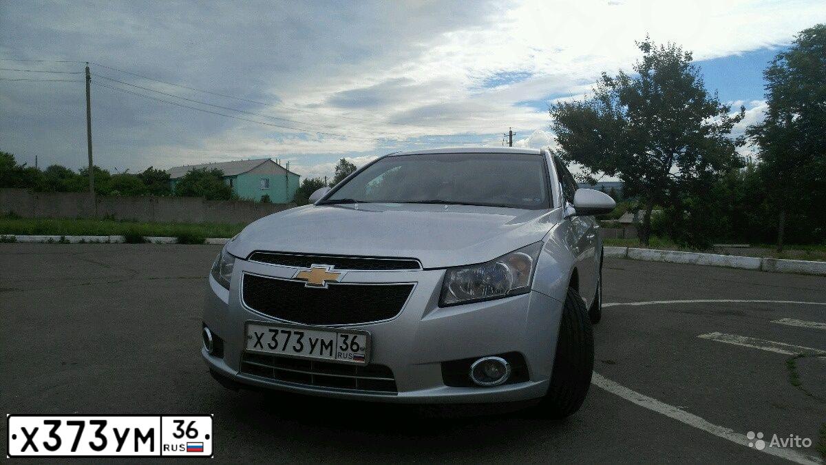 Фото автомобиля CHEVROLET CRUZE, 2012 — госномер Х373УМ136. Цвет: СЕРЕБРИСТЫЙ МЕТАЛЛИК