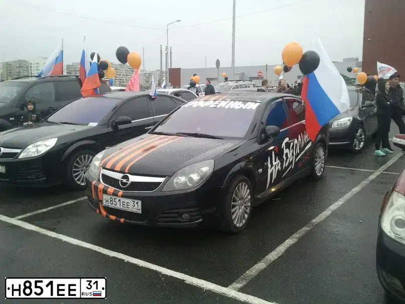 Фото автомобиля OPEL VECTRA, 2006 — госномер Н130КН31. Цвет: ЧЕРНЫЙ