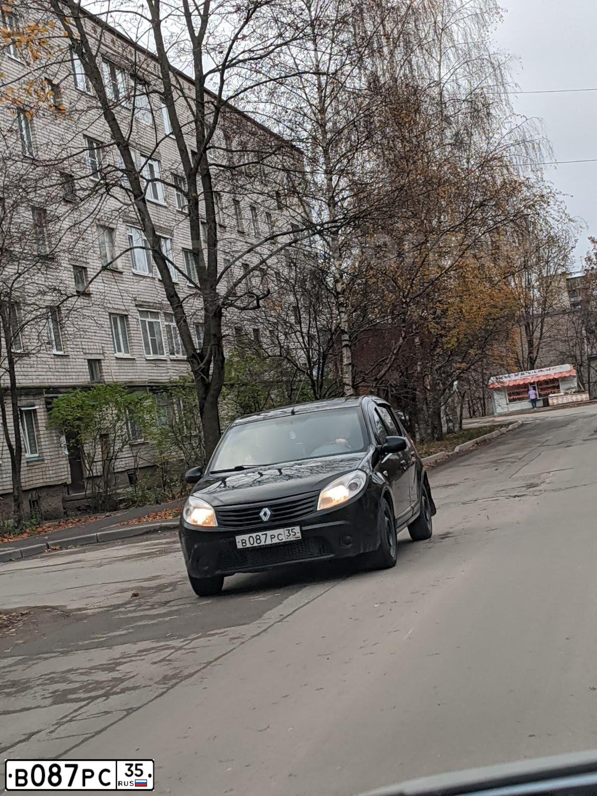 Фото автомобиля LADA 2170 PRIORA, 2007 — госномер В087РС35. Цвет: серебристо-коричневый