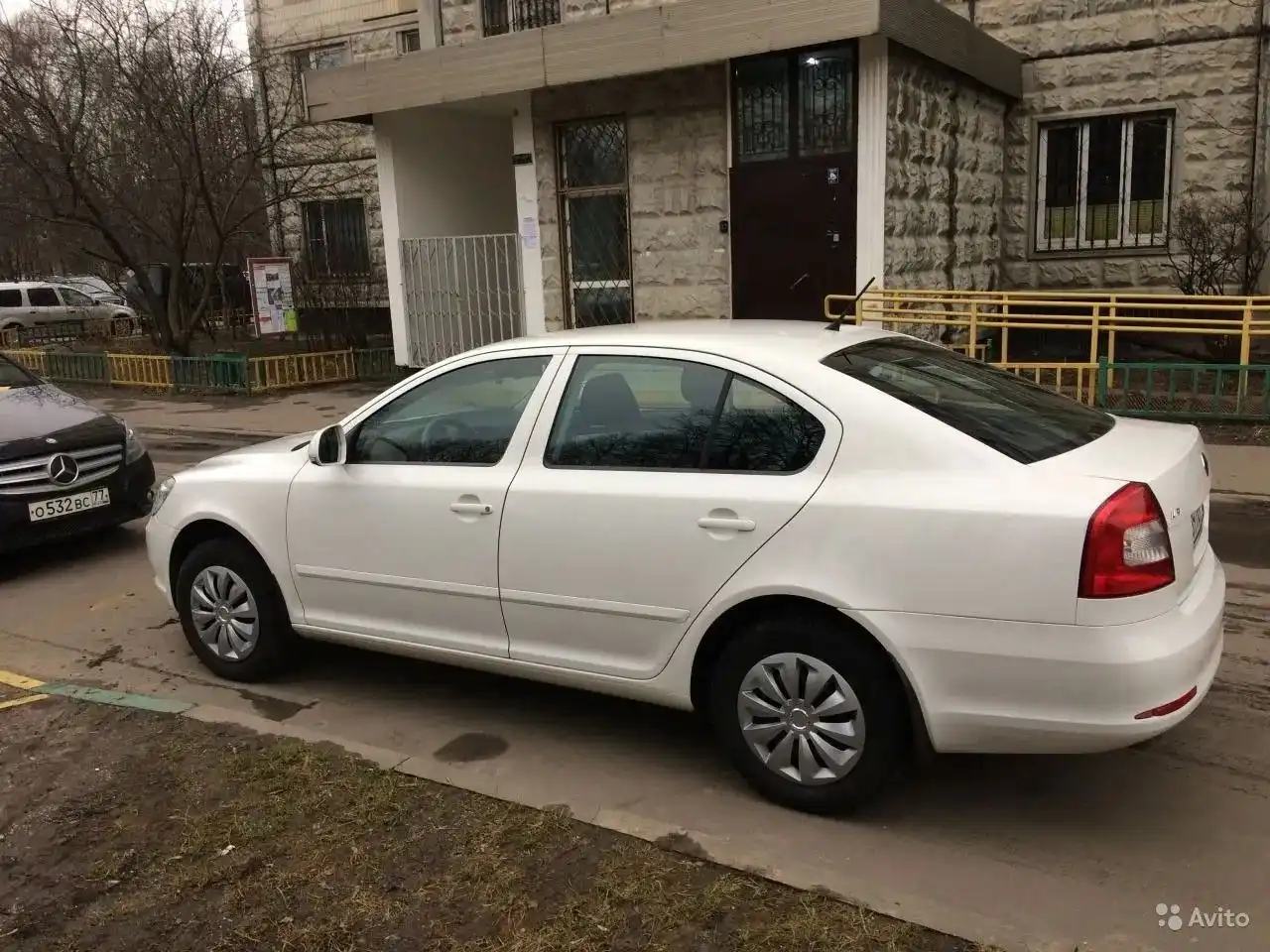 Фото автомобиля MERCEDES B-KLASSE, 2012 — госномер У403МТ797. Цвет: ЧЕРНЫЙ