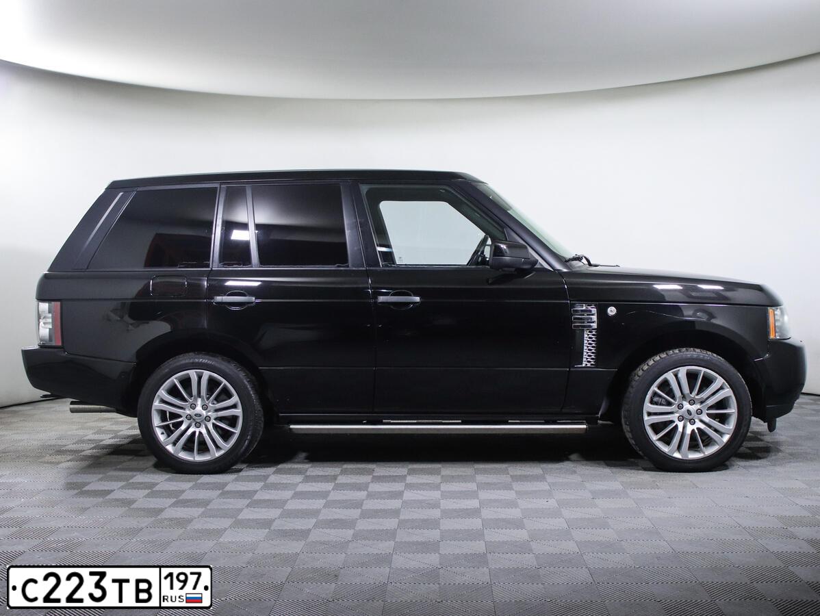 Фото автомобиля LAND ROVER RANGE ROVER, 2010 — госномер В375СТ790. Цвет: ЧЕРНЫЙ
