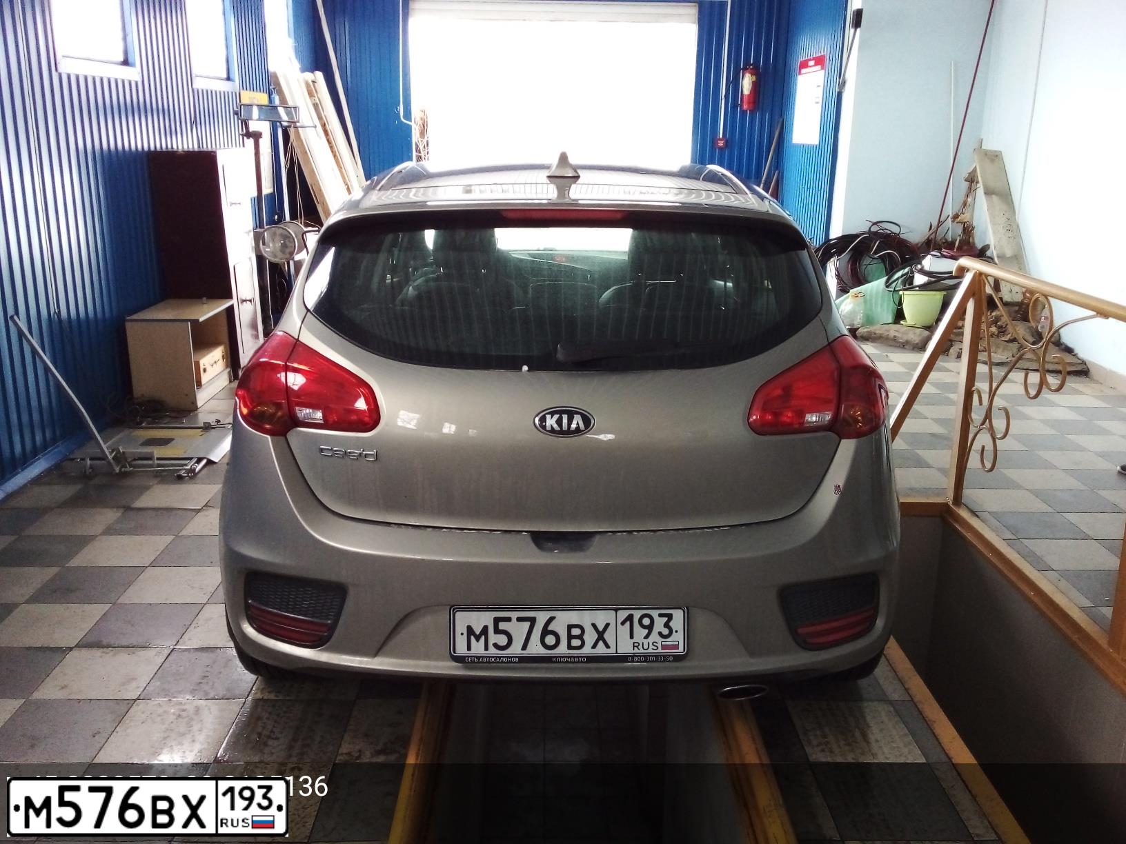 Фото автомобиля KIA CEE'D, 2017 — госномер М576ВХ193. Цвет: Серебристый