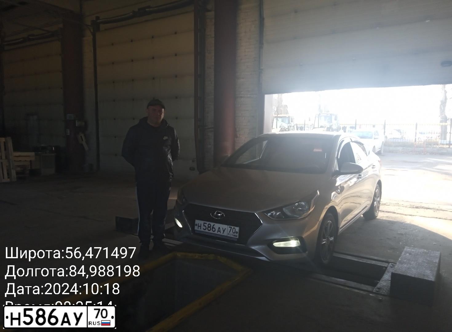 Фото автомобиля HYUNDAI SOLARIS, 2017 — госномер Н586АУ70. Цвет: СЕРЕБРИСТЫЙ