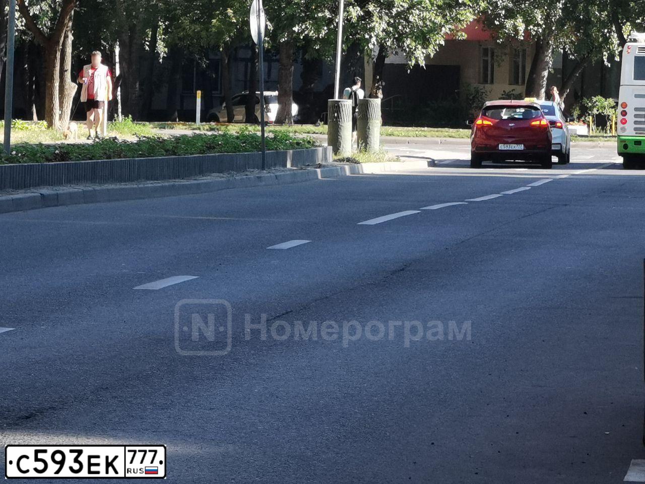 Фото автомобиля OPEL ASTRA, 2012 — госномер Р336УЕ790. Цвет: ЧЕРНЫЙ