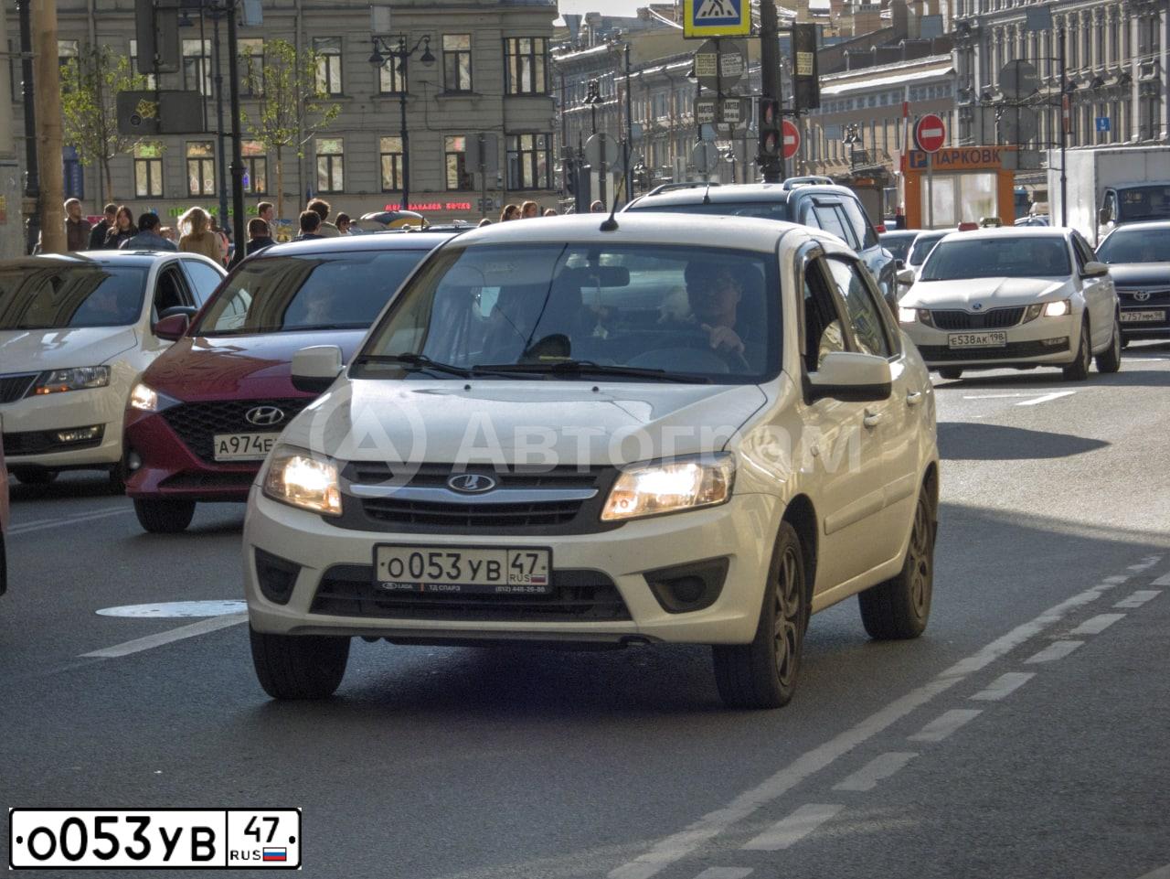 Фото автомобиля LADA 2190 GRANTA, 2018 — госномер О053УВ47. Цвет: БЕЛЫЙ