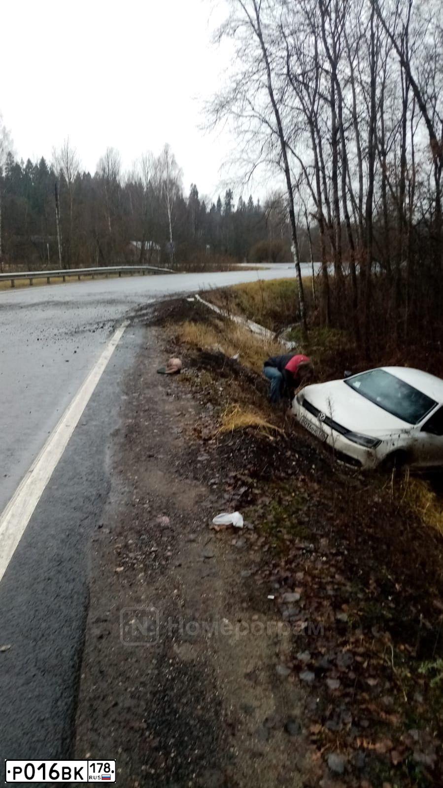 Фото автомобиля VOLKSWAGEN JETTA, 2013 — госномер Р016ВК178. Цвет: БЕЛЫЙ