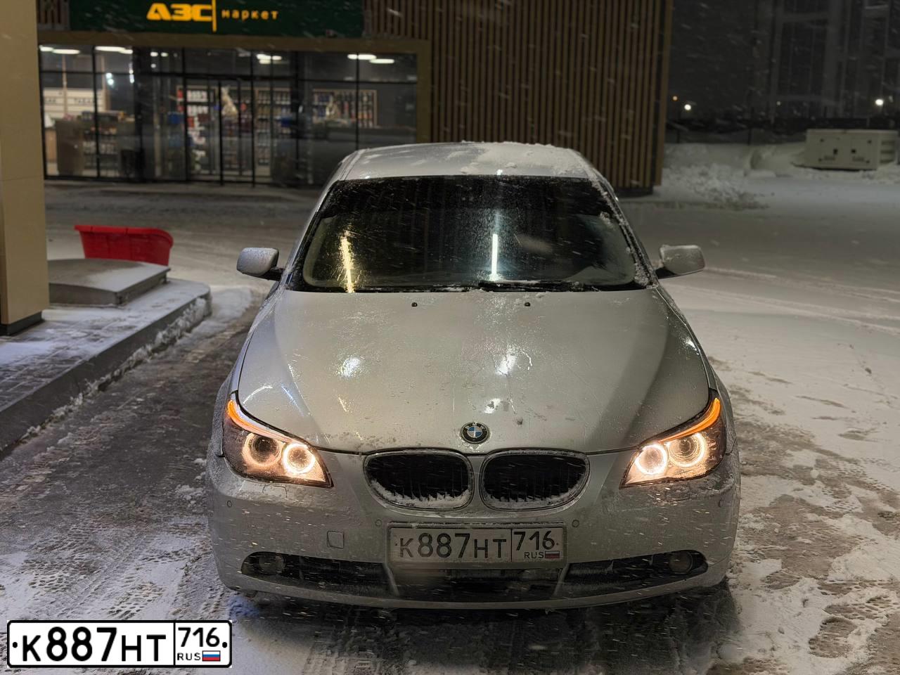 Фото автомобиля BMW SERIE 5, 2003 — госномер К887НТ716. Цвет: СЕРЕБРИСТЫЙ
