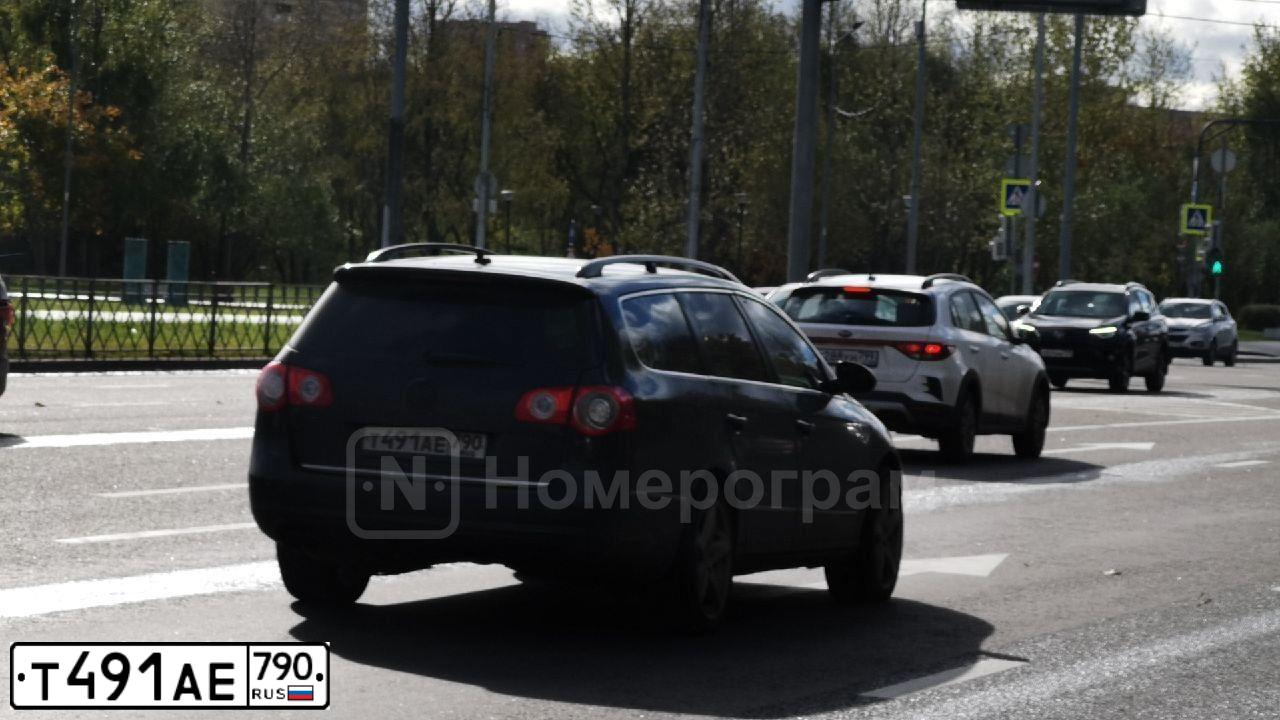 Фото автомобиля VOLKSWAGEN PASSAT, 2006 — госномер Т491АЕ790. Цвет: СЕРО СИНИЙ