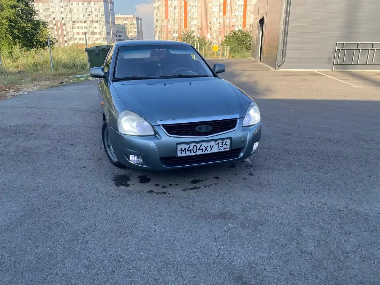 Фото автомобиля LADA 2170 PRIORA, 2008 — госномер М404ХУ134. Цвет: СРЕДНИЙ СЕРО-ЗЕЛЕН МЕТ
