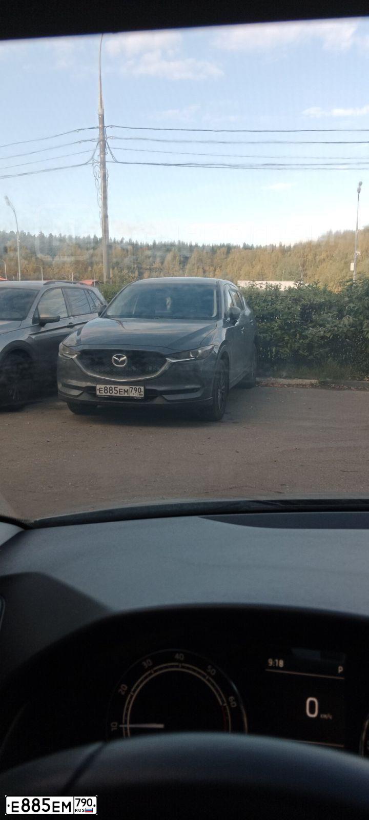Фото автомобиля MAZDA CX-5, 2020 — госномер Е885ЕМ790. Цвет: СЕРЫЙ