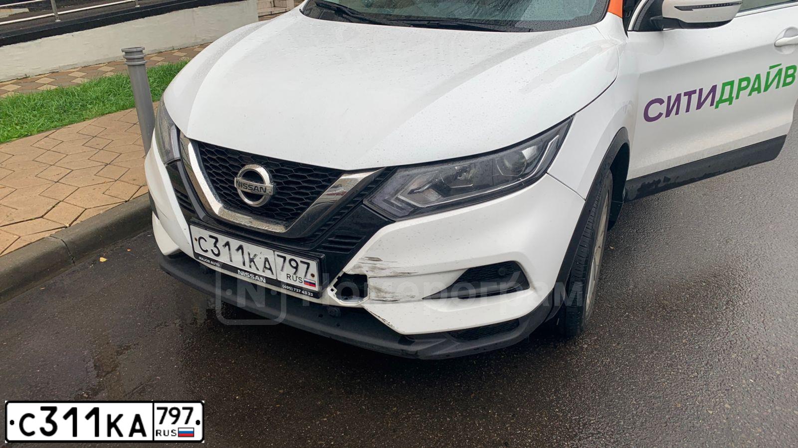 Фото автомобиля NISSAN QASHQAI, 2021 — госномер Е915ТН797. Цвет: Белый