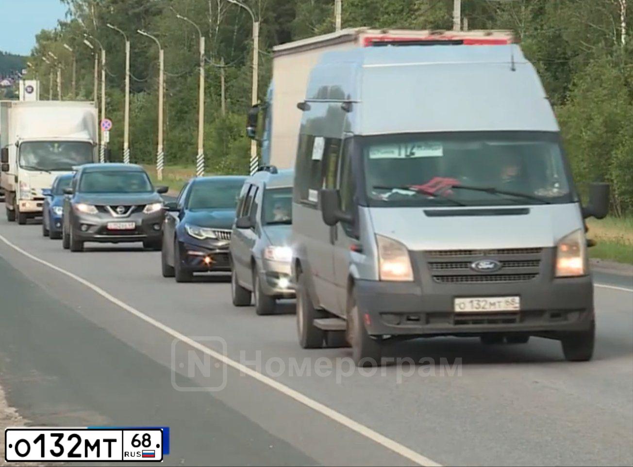 Фото автомобиля FORD TRANSIT, 2012 — госномер О132МТ68. Цвет: СЕРЕБРИСТЫЙ