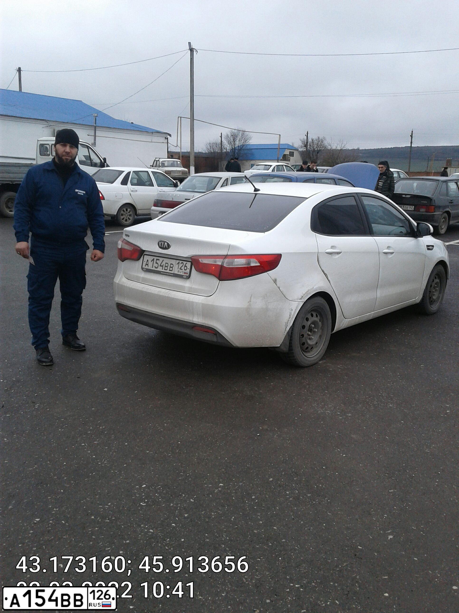 Фото автомобиля KIA RIO, 2014 — госномер А828ЕК105. Цвет: Белый