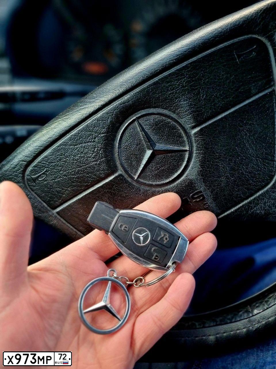 Фото автомобиля MERCEDES C-KLASSE, 1998 — госномер Х973МР72. Цвет: СЕРЕБРИСТЫЙ