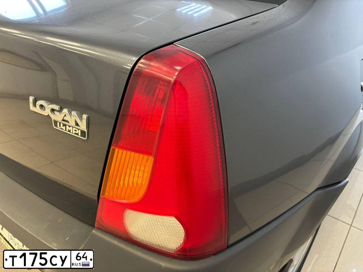 Фото автомобиля RENAULT LOGAN, 2006 — госномер Т175СУ64. Цвет: ТЕМНО СЕРЫЙ
