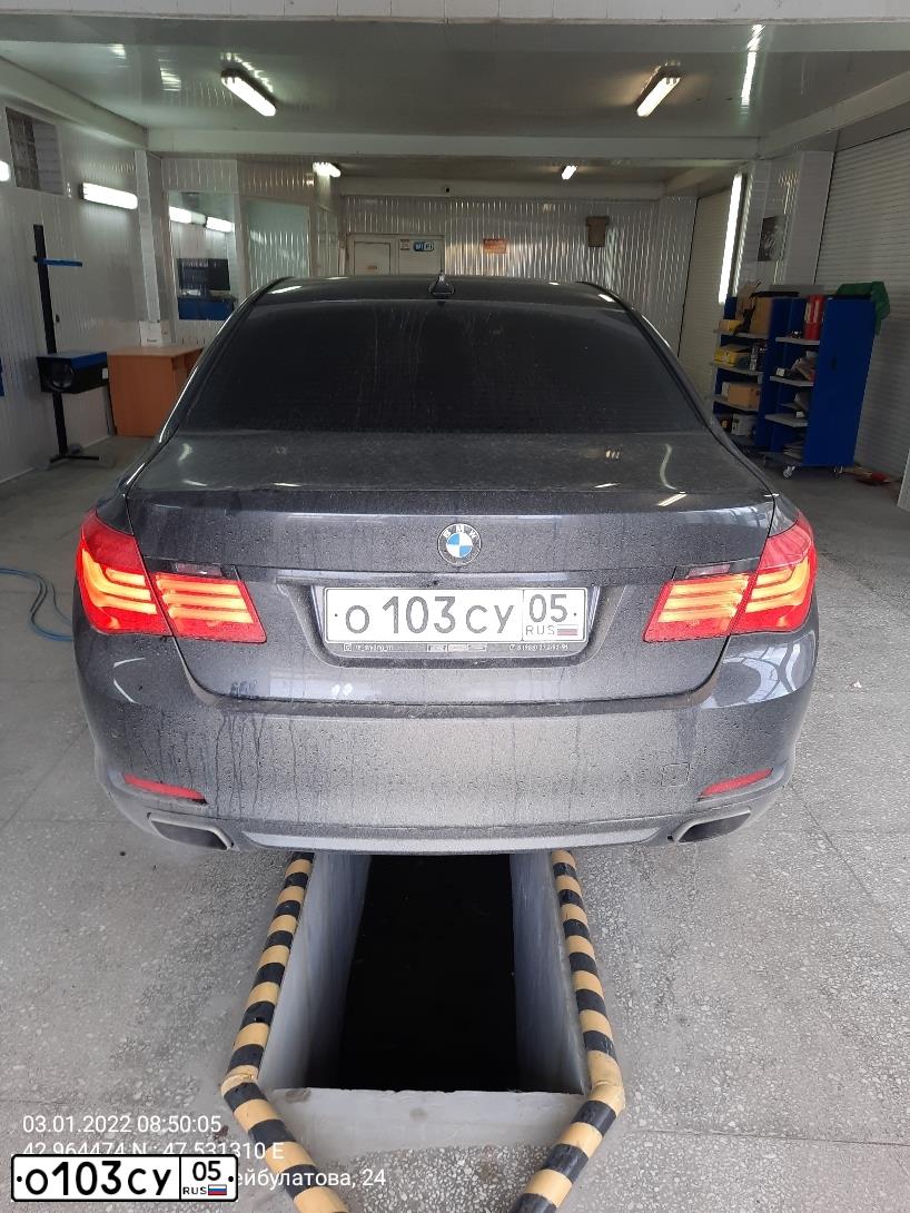 Фото автомобиля BMW SERIE 7, 2008 — госномер К500ОХ05. Цвет: ТЕМНО-СЕРЫЙ