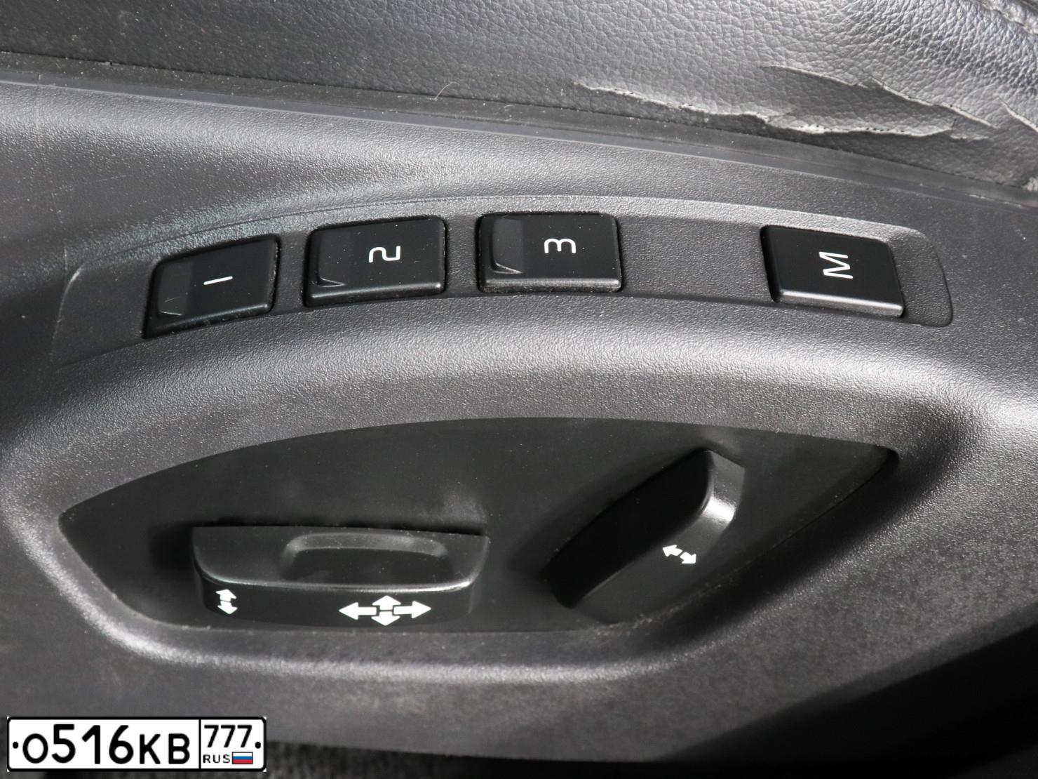 Фото автомобиля VOLVO S60, 2014 — госномер А803АН250. Цвет: голубой