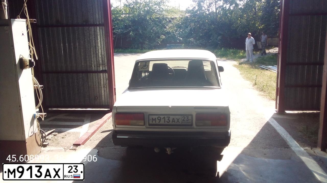 Фото автомобиля LADA 2107, 2003 — госномер М913АХ23. Цвет: ЯРКО-БЕЛЫЙ