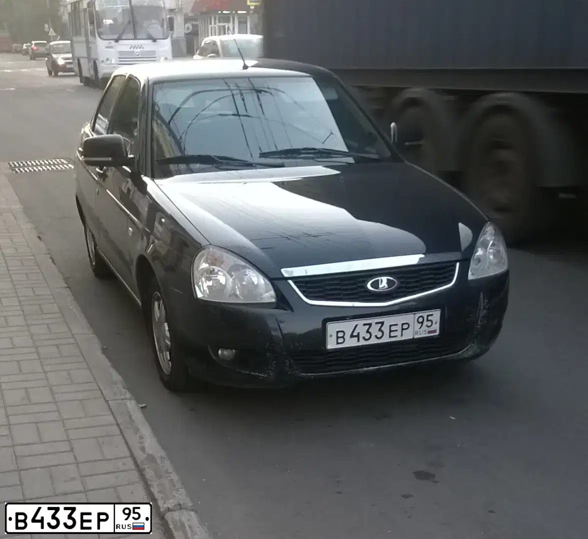 Фото автомобиля LADA 2170 PRIORA, 2013 — госномер В433ЕР95. Цвет: Сине-Черный