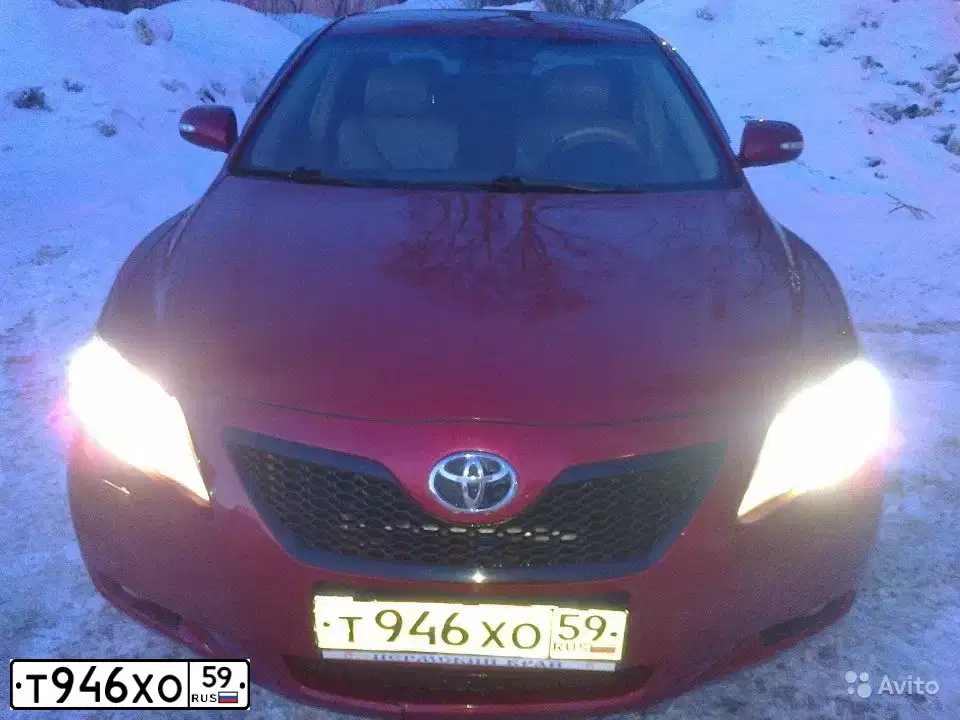 Фото автомобиля TOYOTA CAMRY, 2006 — госномер М552ВХ196. Цвет: КРАСНЫЙ