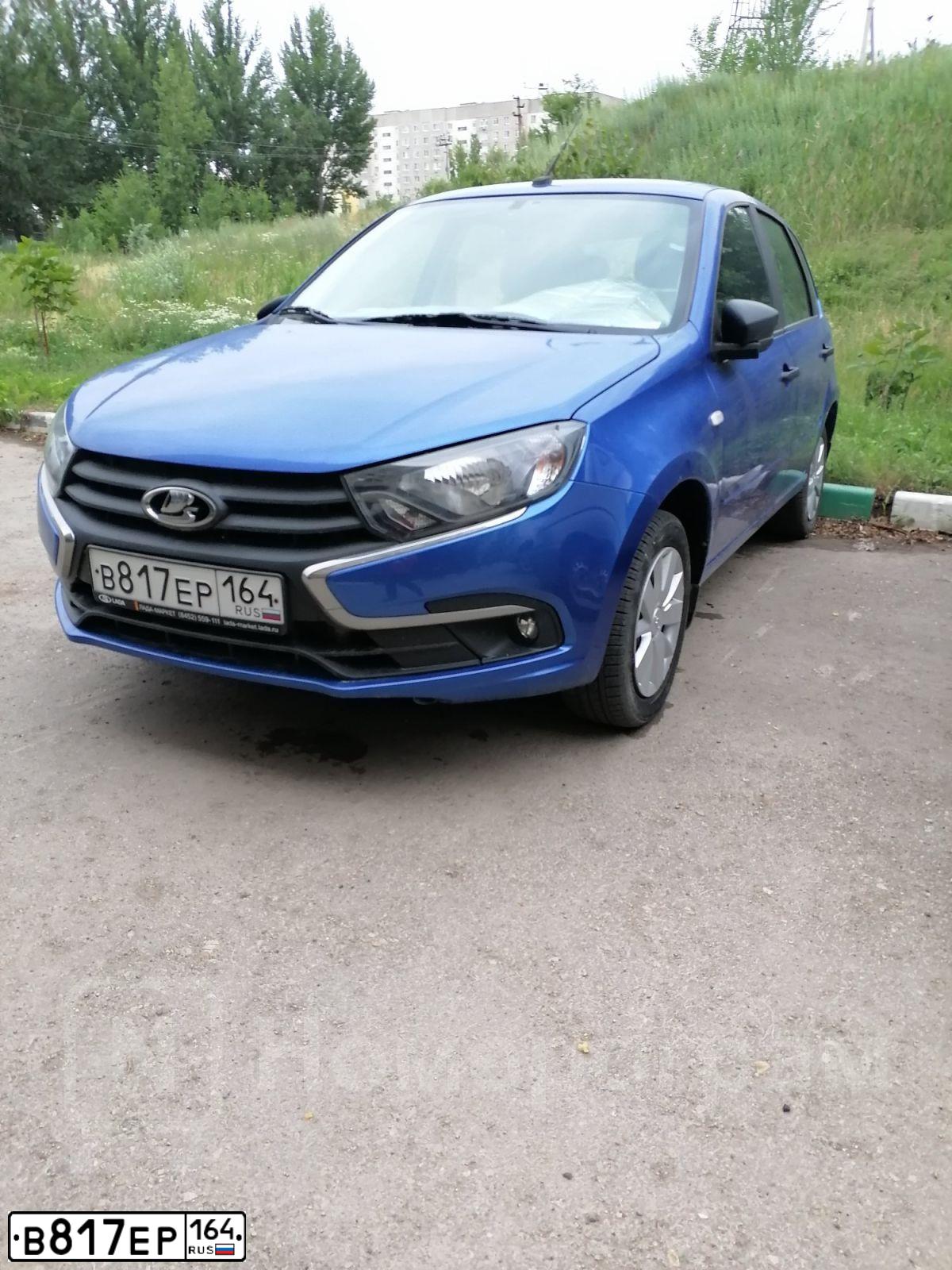 Фото автомобиля LADA 2192 GRANTA, 2019 — госномер В817ЕР164. Цвет: ЯРКО-СИНИЙ
