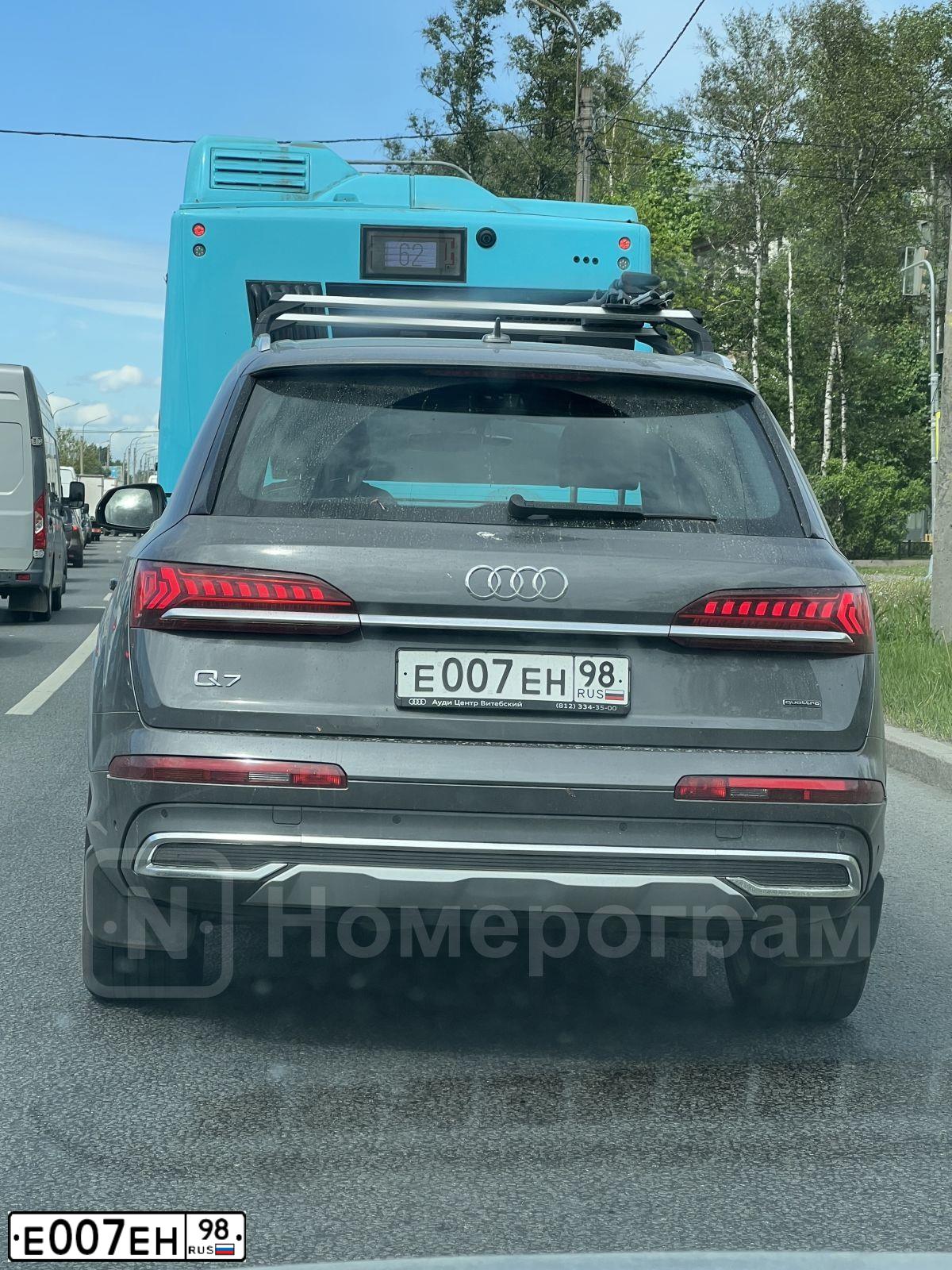 Фото автомобиля AUDI Q7, 2007 — госномер М317МС198. Цвет: Белый