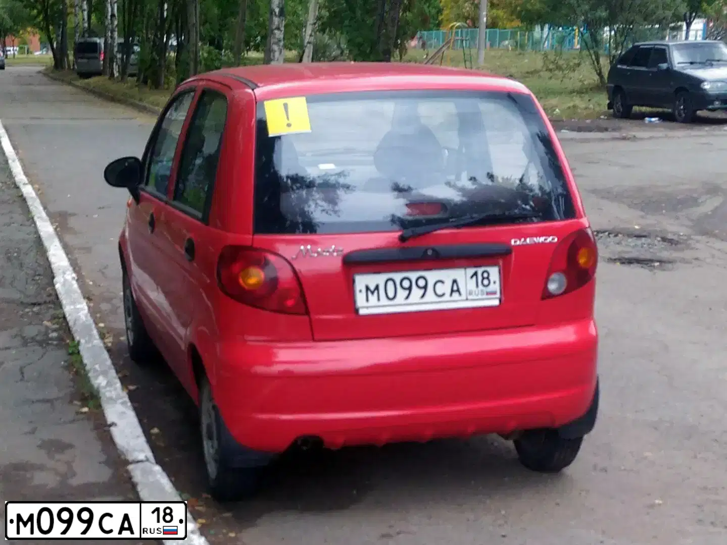 Фото автомобиля DAEWOO MATIZ, 2009 — госномер С492ТК198. Цвет: ЯРКО-КРАСНЫЙ