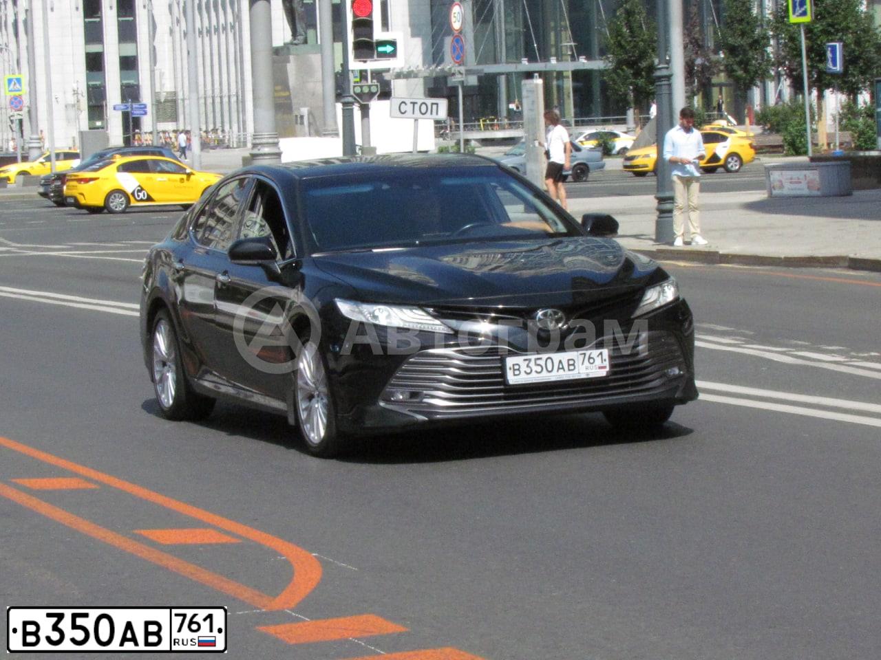 Фото автомобиля TOYOTA CAMRY, 2018 — госномер В350АВ761. Цвет: ЧЕРНЫЙ МЕТАЛЛИК