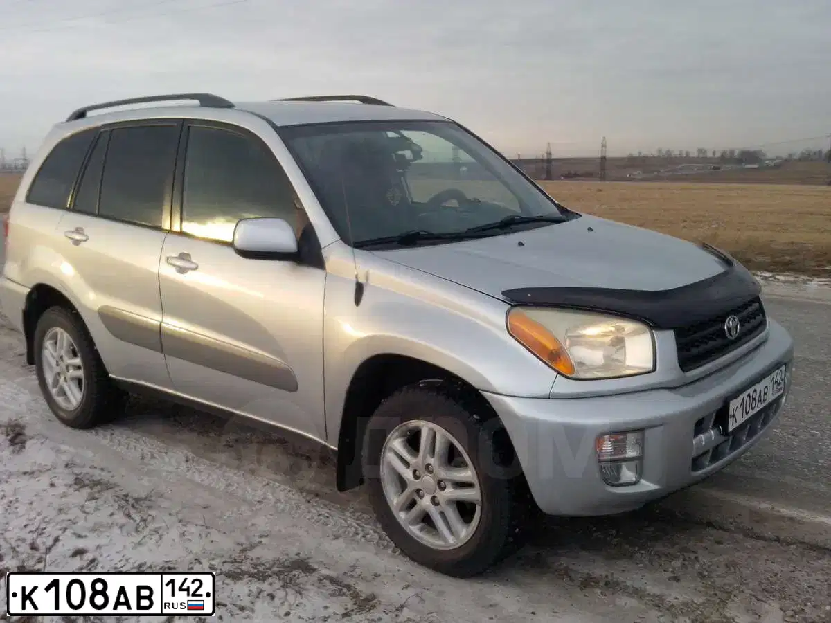 Фото автомобиля TOYOTA RAV4, 2001 — госномер К108АВ142. Цвет: Серебристый