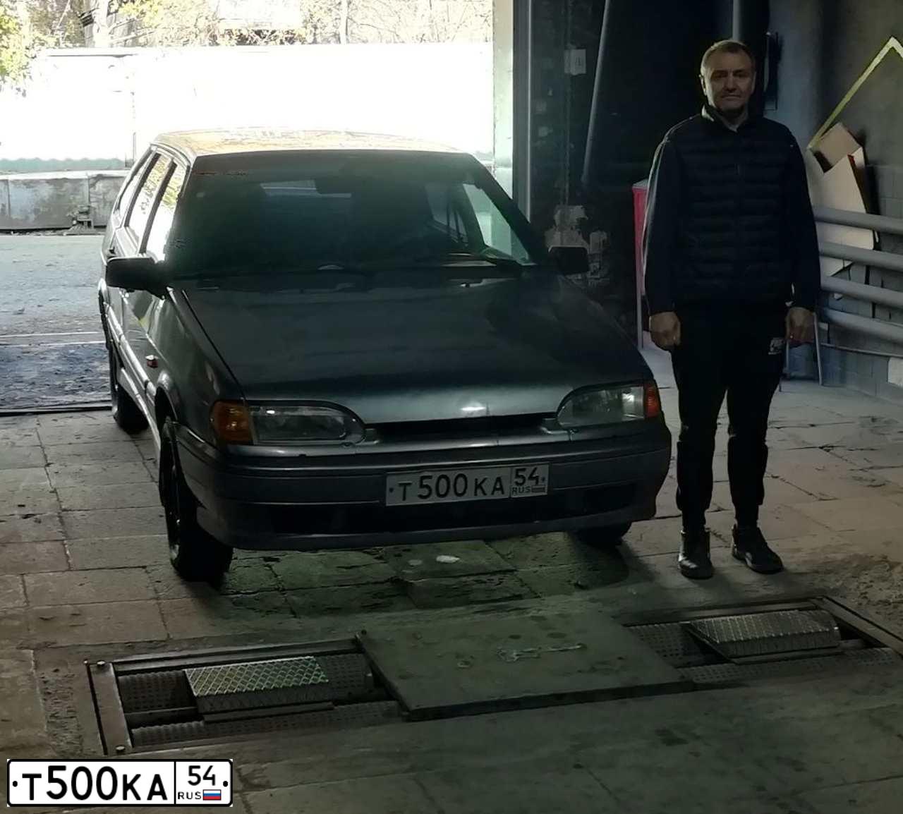 Фото автомобиля LADA 2114 SAMARA, 2006 — госномер Т500КА54. Цвет: СРЕДНИЙ СЕРО ЗЕЛЕНЫЙ МЕТАЛЛИК