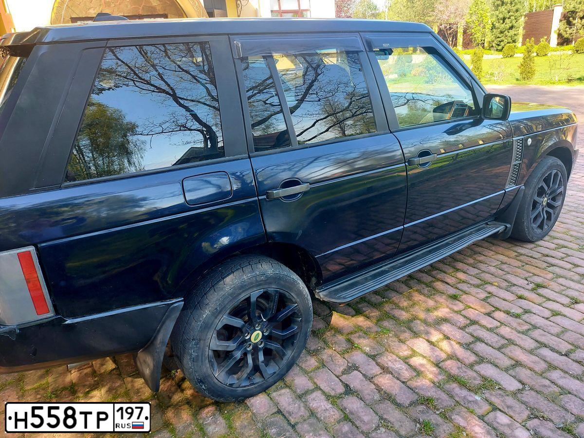 Фото автомобиля LANDROVER RANGE ROVER, 2005 — госномер Н558ТР197. Цвет: СИНИЙ ТЕМНЫЙ