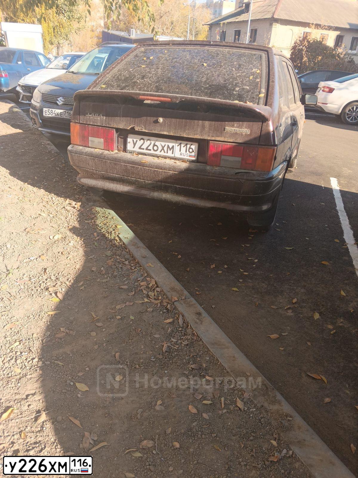 Фото автомобиля LADA 2114 SAMARA, 2012 — госномер У226ХМ116. Цвет: ТЕМНО-ВИШНЕВЫЙ