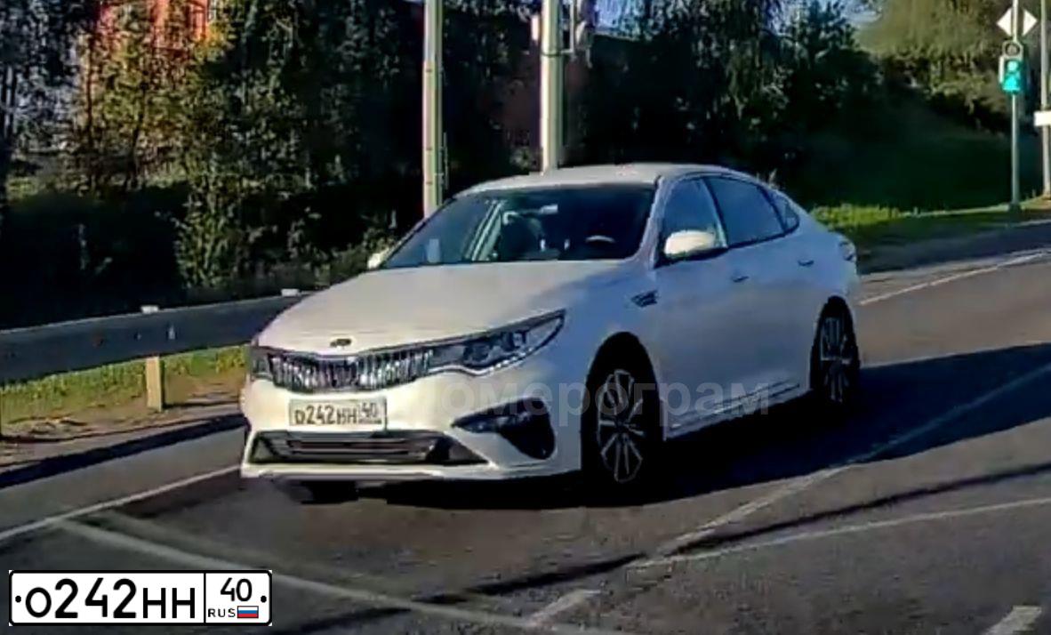 Фото автомобиля KIA MAGENTIS / OPTIMA, 2018 — госномер О242НН40. Цвет: Белый