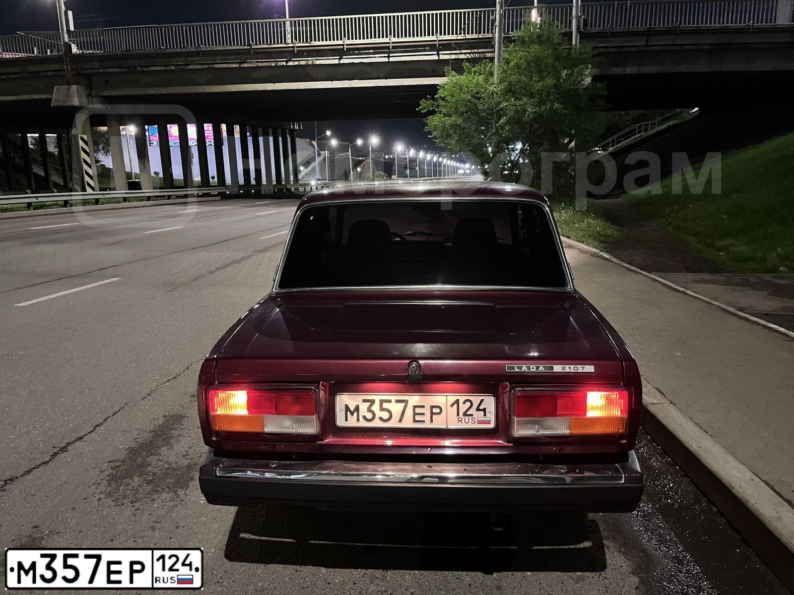 Фото автомобиля LADA 2107, 2012 — госномер М357ЕР124. Цвет: Красный