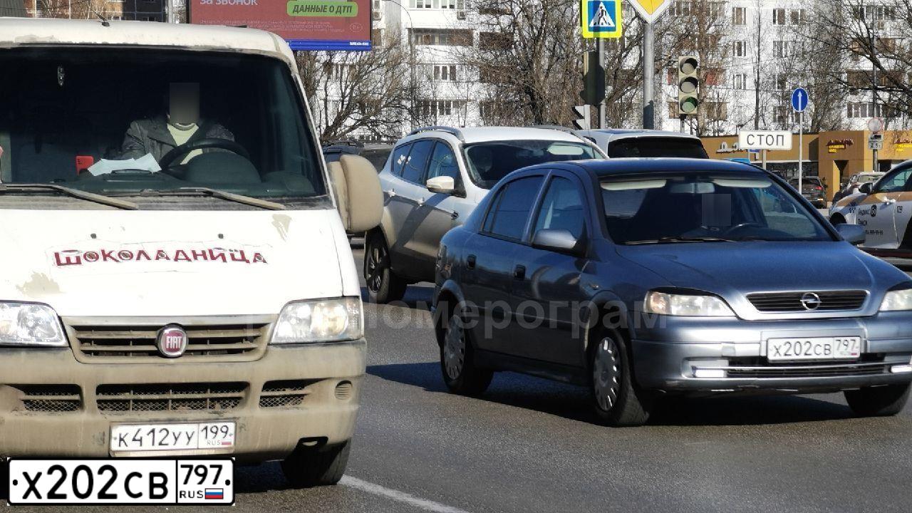 Фото автомобиля OPEL ASTRA, 2003 — госномер В815РМ62. Цвет: СЕРЫЙ